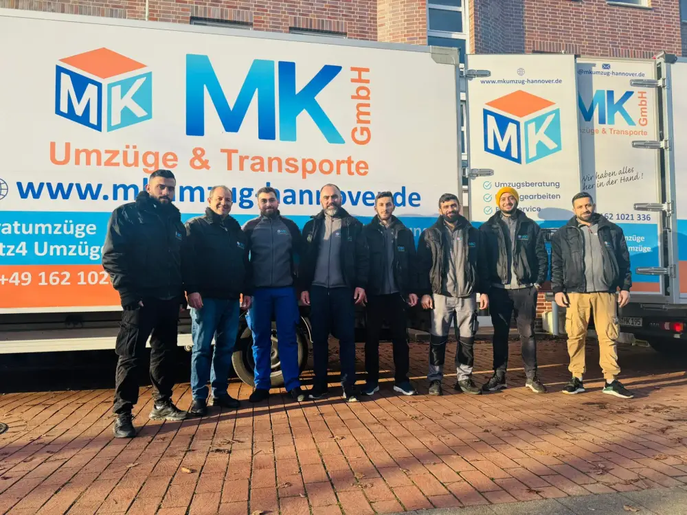 Umzugsteam von MK Umzüge & Transporte GmbH bei einem Umzug in Hannover